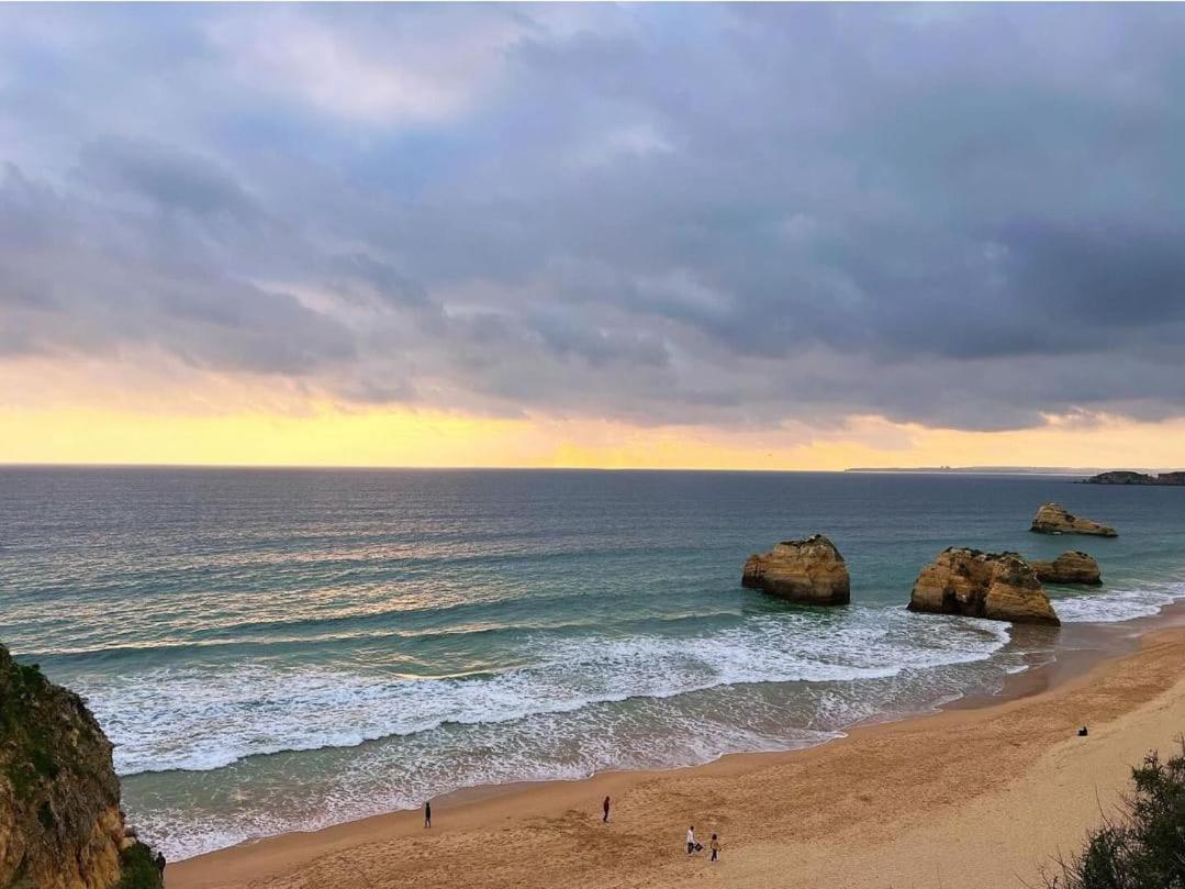 Luxury 2 Min Beach With Balcony, Ocean View, Wifi, Ac, Smarttv بورتيماو المظهر الخارجي الصورة