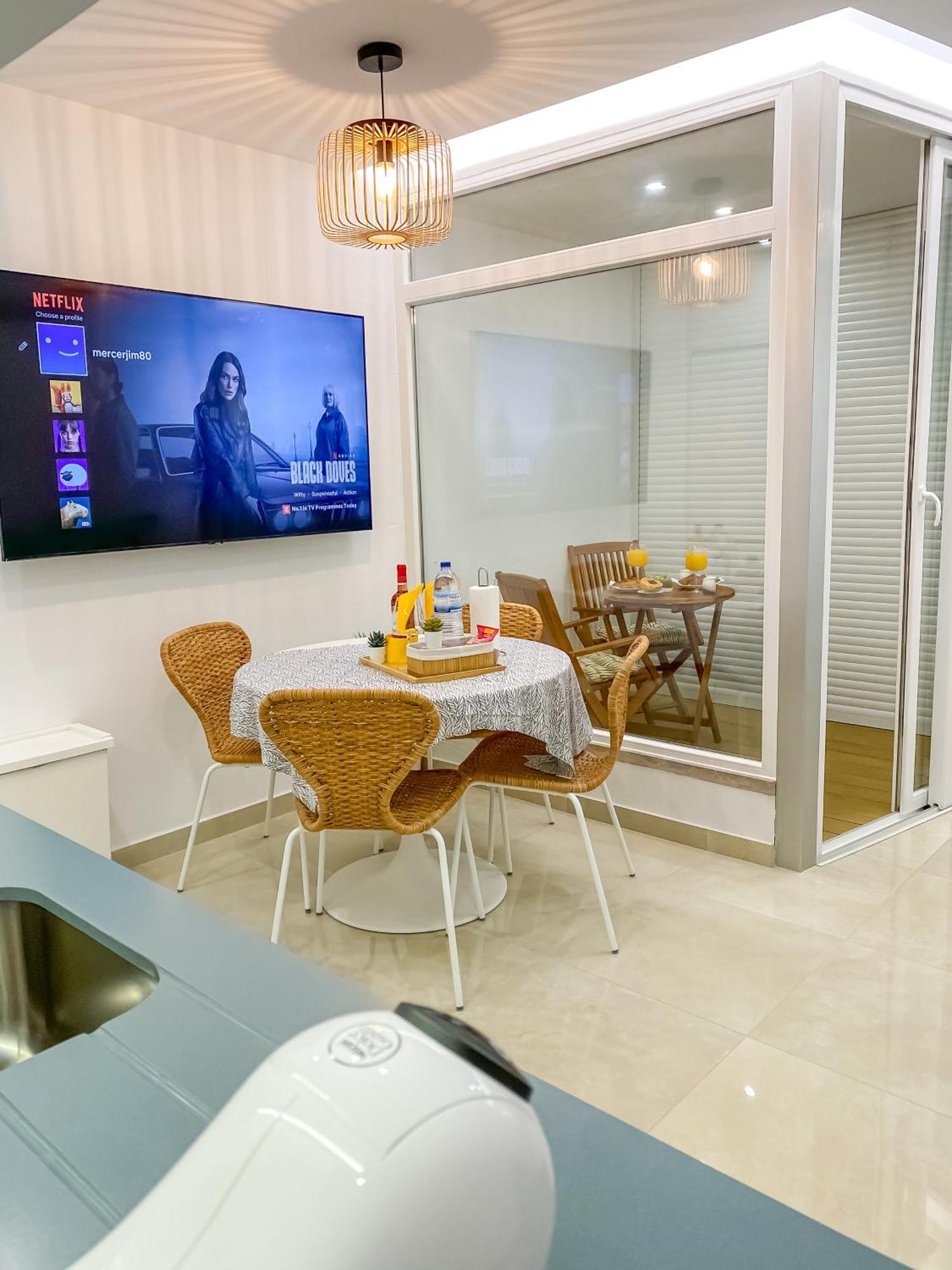 Luxury 2 Min Beach With Balcony, Ocean View, Wifi, Ac, Smarttv بورتيماو المظهر الخارجي الصورة